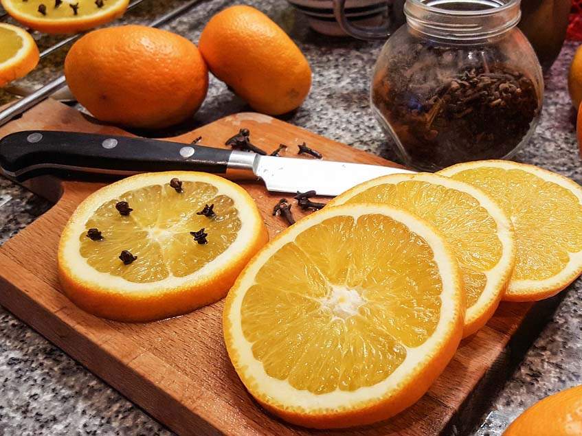 szegfűszeg-narancs